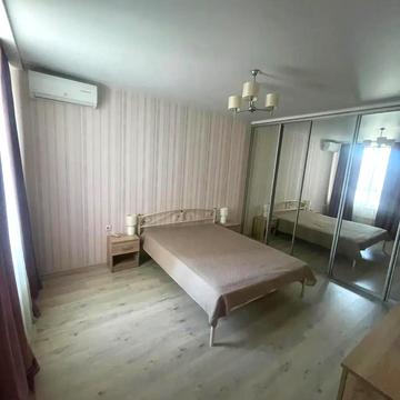 Драгоманова вул., 10