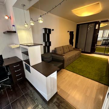 Ревуцького вул., 4