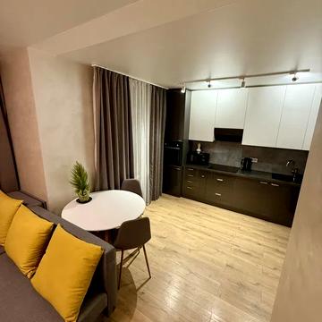 Драгоманова вул., 10