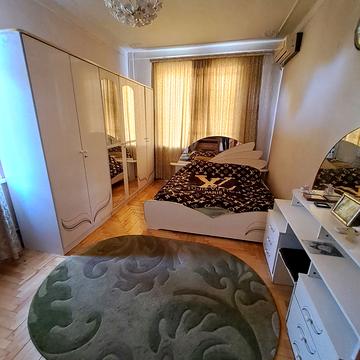 Якова Новицького вул., 12