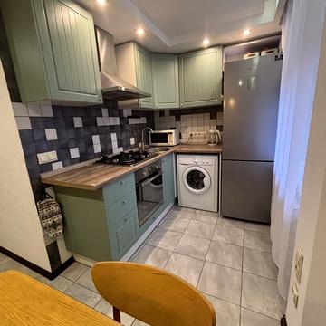 Павла Тичини просп., 11