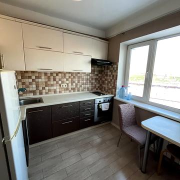 Оболонський просп., 31