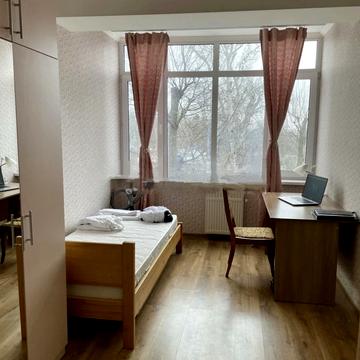 Кузьми Скрябіна пров., 2-Г