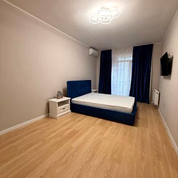 Олександра Хіри вул., 1