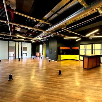 Велика Васильківська вул. (Червоноармійська), 72