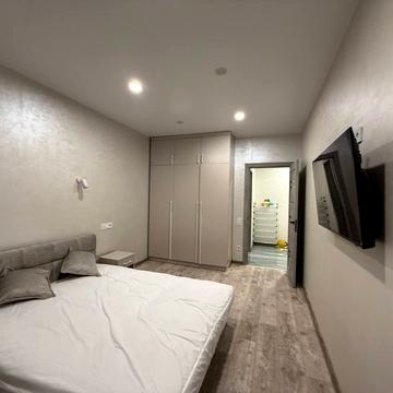 Золота вул., 2