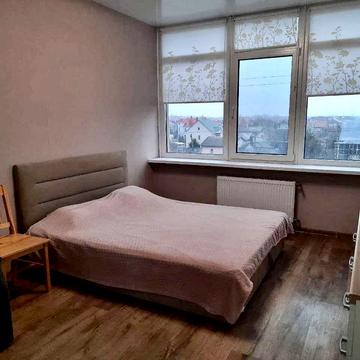 Перлинна вул., 8