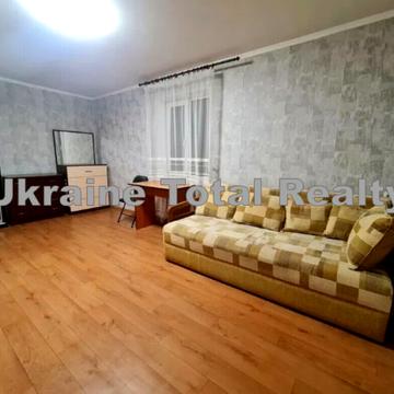 Волинська вул., 2