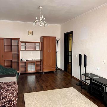 Лариси Руденко вул., 10-Г