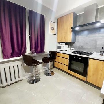 Героїв просп., 46