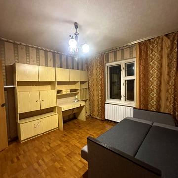 Ревуцького вул., 18