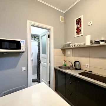 Сніжна вул., 5