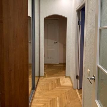 Європейського Союзу просп. (Правди), 17-А