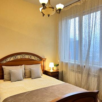 Саксаганського вул., 121