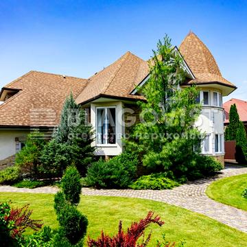 Футбольна, 4