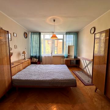 Дмитрівська вул., 2