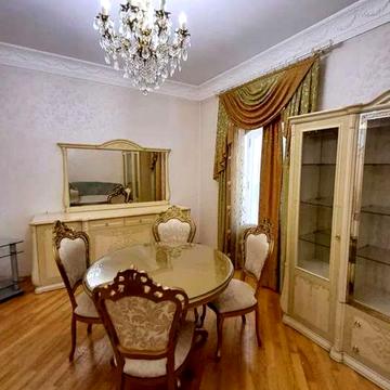 Михайла Грушевського вул., 34/1