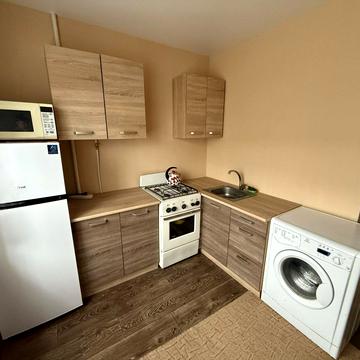 Добровольців пров., 6