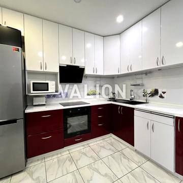 Освіти вул., 17