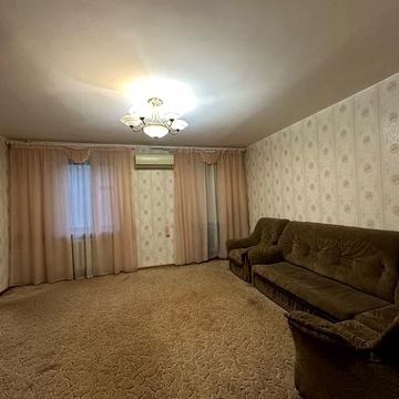 Академіка Філатова вул., 70/1