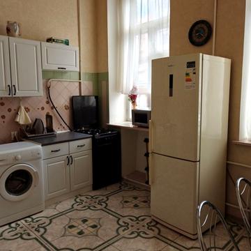 Велика Васильківська вул. (Червоноармійська), 66