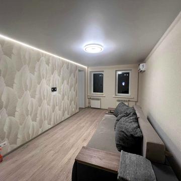 Садова вул. (Чубаря), 1