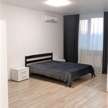 Феодосійська вул., 1