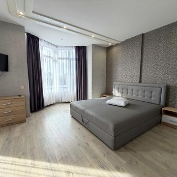 Короля Данила вул., 20А