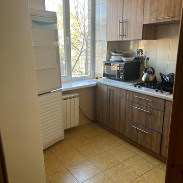 Білоруська вул., 17