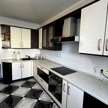 Смілянська вул., 15