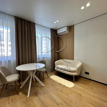 Соборна вул., (Будинок 33)