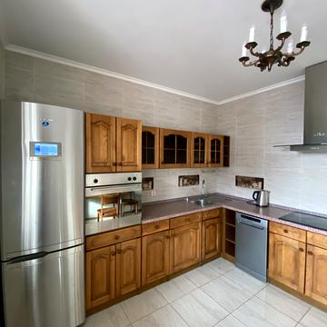 Валерія Лобановського просп., 150-В