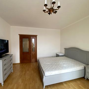 Валерія Лобановського просп., 150-В