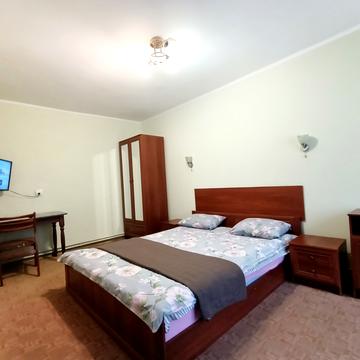 Володимира Івасюка вул., 1