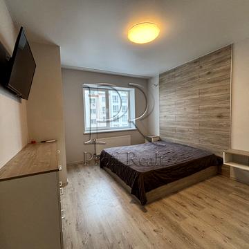 Героїв Небесної Сотні просп., 36