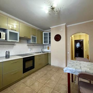 Миколи Лаврухіна вул., 10