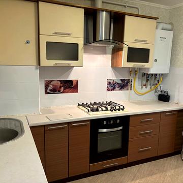 Академіка Лебедєва вул., 1/5