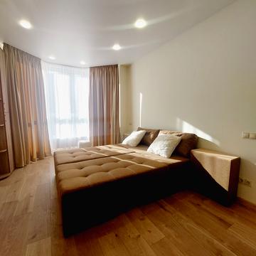 Героїв Небесної Сотні просп., 26/21