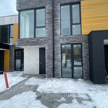 Павла Глазового вул. (Олега Кошового), 1