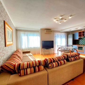 Михайла Котельникова вул., 13