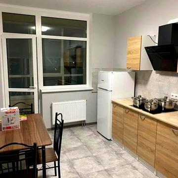 Європейського Союзу просп. (Правди), 41-Д