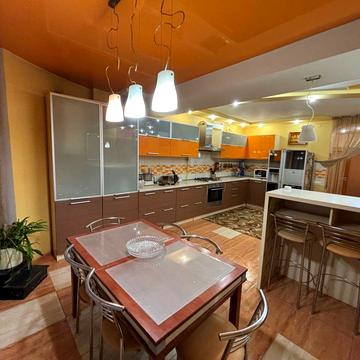 Витвицького вул. (Луначарського), (Будинок 1)