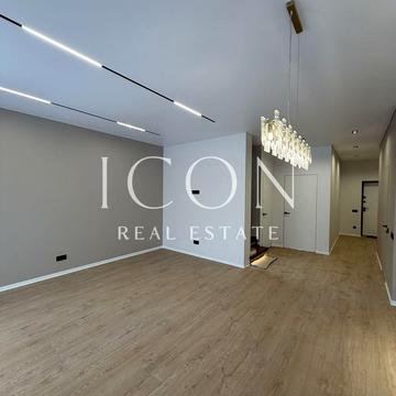 Героїв Небесної Сотні просп., 14А