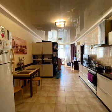 Вячеслава Чорновола вул., 27