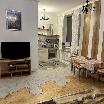 Івана Маряненка пров., 7