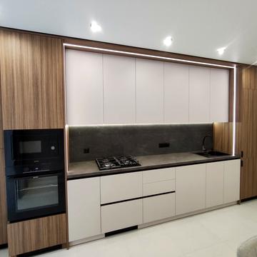 Героїв Миколаєва вул., 3