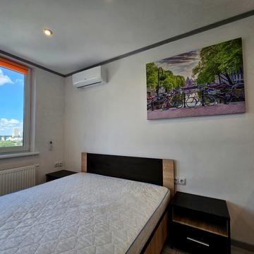 Олега Мудрака вул. (Генерала Наумова), 1-Б