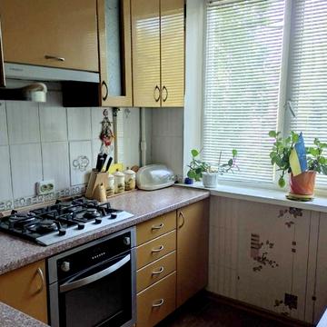 Металургів вул., 9