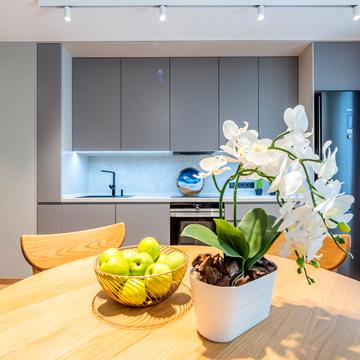 Львівська вул., 15