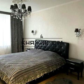 Велика Васильківська вул. (Червоноармійська), 80